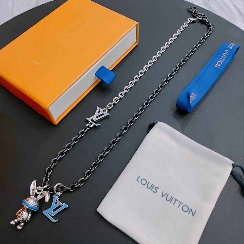 LV Necklace 03lyr419